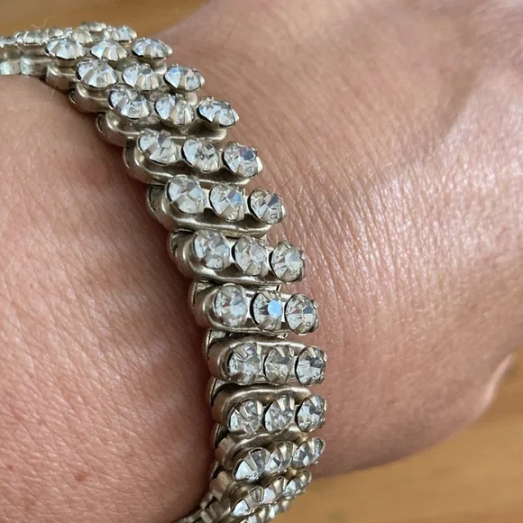 Vintage Rescue Perfect for Costumes - Picture 4 of 8